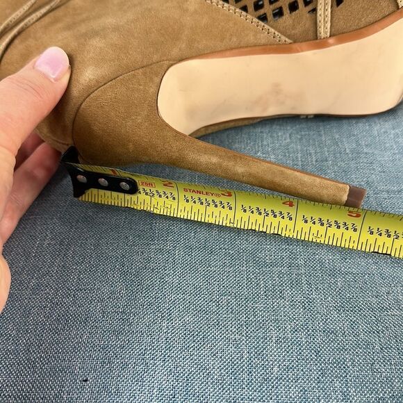 Steve Madden Maddye Sand Suede Peep Toe High Heel Booties Size 9M - Picture 10 of 10